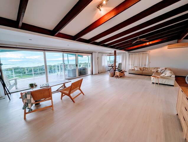 Front row views – Beach House Avalon gallery image 5