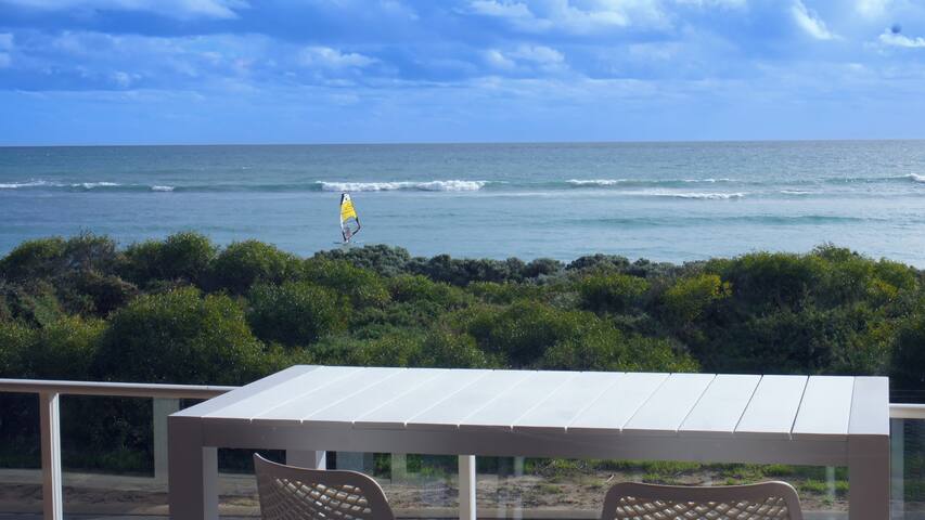 Front row views – Beach House Avalon gallery image 4