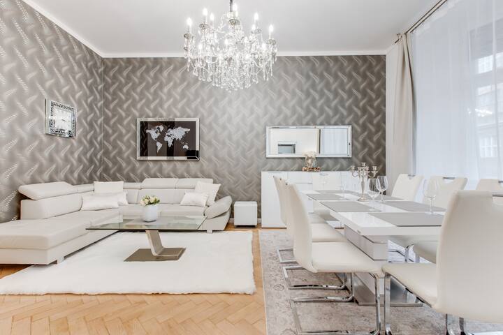 Luxury Riverside Apartment in the Center of Prague gallery image 4