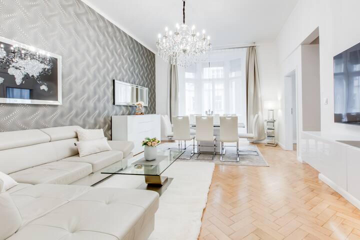 Luxury Riverside Apartment in the Center of Prague gallery image 2