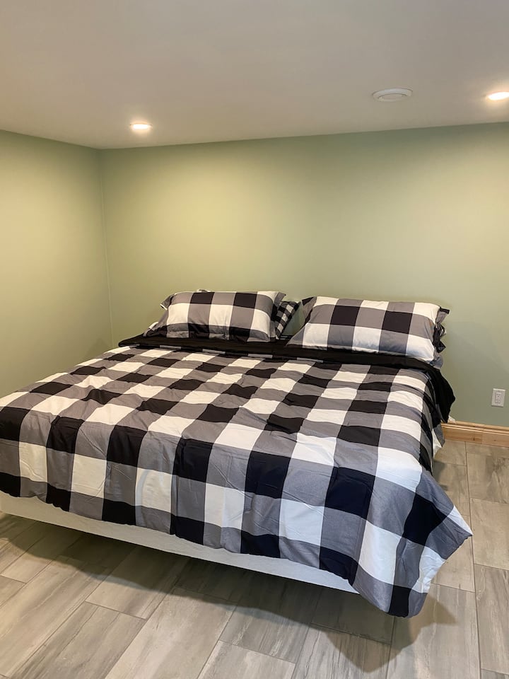 غرفة النوم 6 - كبير - الطابق السفلي
