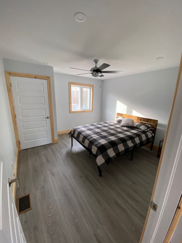 غرفة النوم 3 - سرير كوين - الطابق العلوي