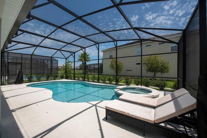9br Disney Home W/ Pool, Spa & Theater Room - Kissimmee, FL
