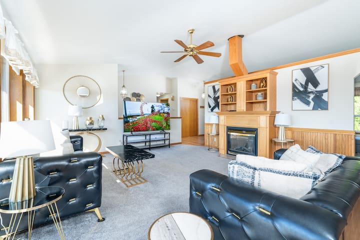 14. Mv9: Executive Villa: Scenic Views, Flat Yard - Lake Stevens, WA