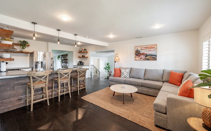 Cozy Mid-century Charmer | Huge Backyard | Firepit - La Mesa, CA