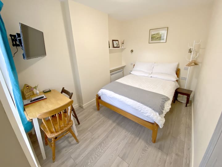 -Studio Flat Near Waterside Theatre - Aylesbury