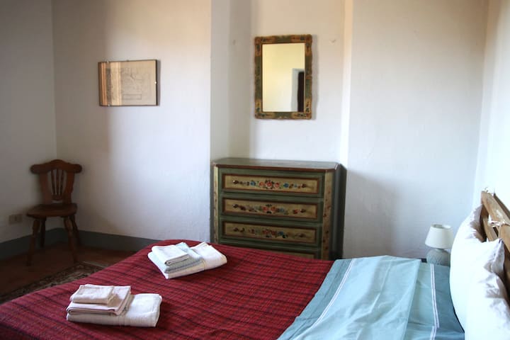 საძინებელი 4