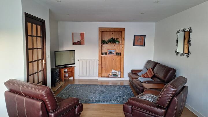 Le Petit Lac  Appartement Pour 8, Piscine Partagée - Bourganeuf