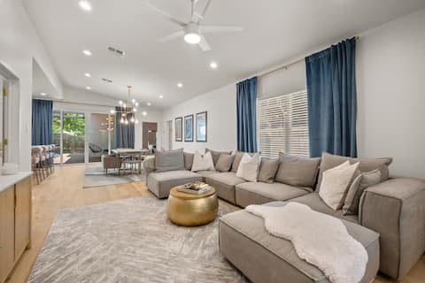 Successful Airbnb property: Contemporary Southtown Bungalow *Pet Friendly* in Lone Star