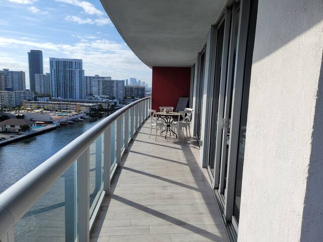 3Bed/3Bath Spacious and Modern Family Vacations gallery image 3