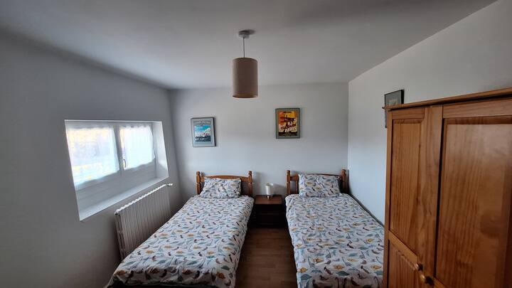 Dajte nám vedieť, či uprednostňujete dvojlôžkovú izbu.  