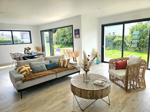 Villa + garden near Port Crouesty 500 m and beaches
