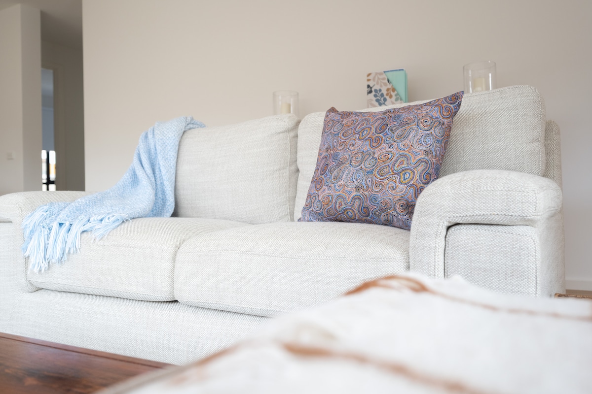 Top Airbnb: Beach house close to shore, linen provided in Inverloch