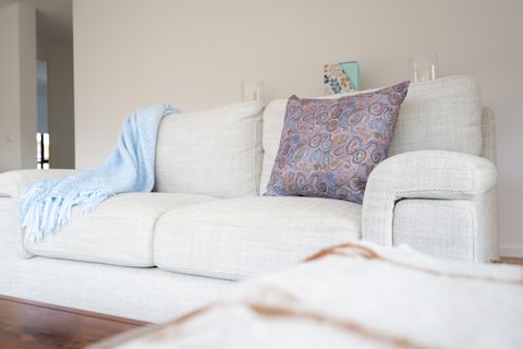 Top Airbnb: Beach house close to shore, linen provided in Inverloch