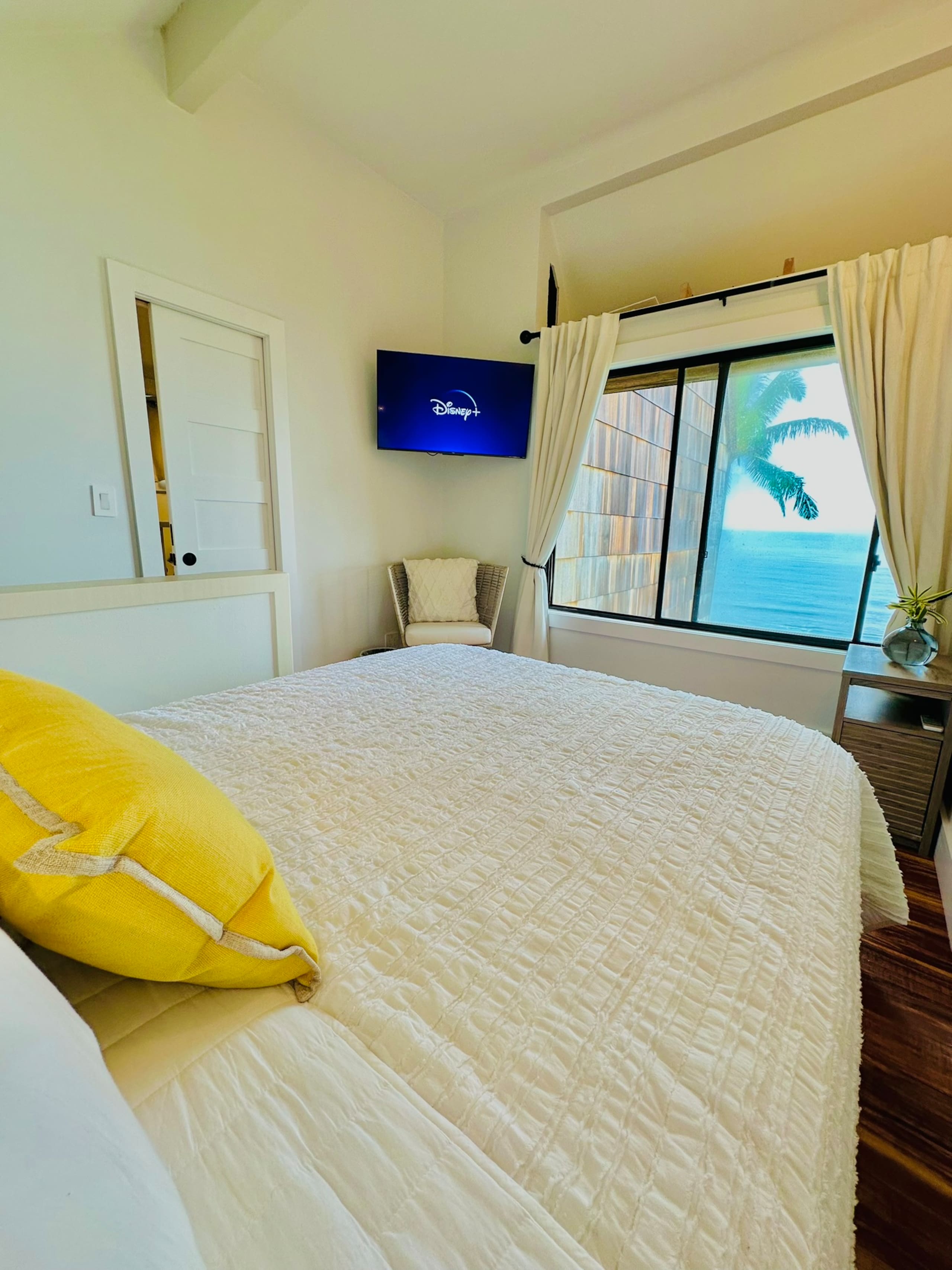 Oceanfront, Modern 2 bed w/ Panoramic Views, AC - Image 21