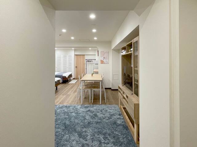 【301,302‐JR大久保駅すぐ隣】新宿から電車2分、JR大久保駅徒歩20秒,新宿駅から徒歩も可能 gallery image 3