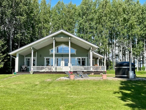 Villa Myyry villa on the shore of Pielisjoki