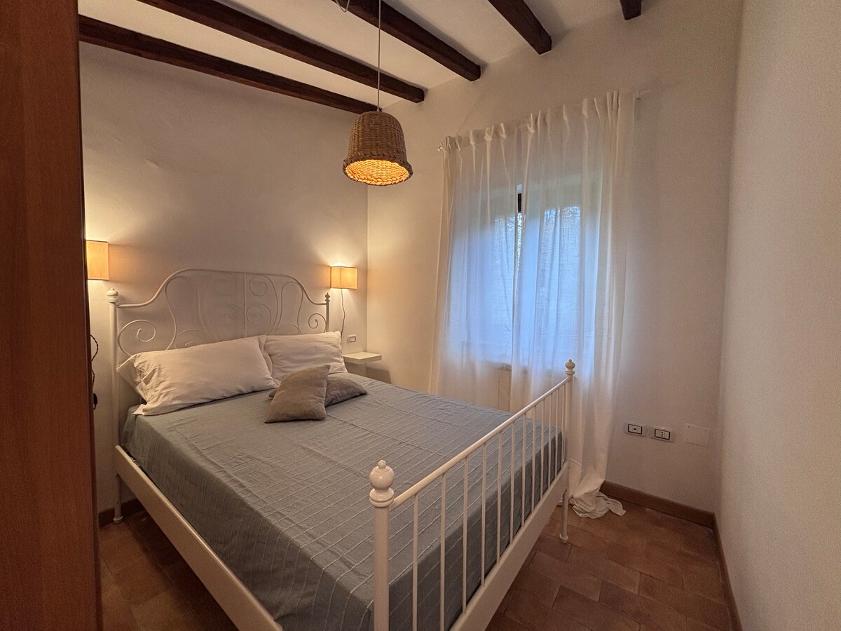 Საოჯახო სასტუმროს მე-3 საძინებელი საწოლით 1,40x2 