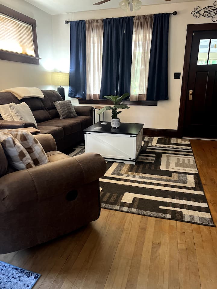 Cozy Historic East Hill Charmer - Wisconsin