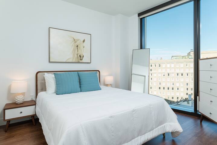 Back-Bay Penthouse Downtown & Parking & GYM gallery image 2