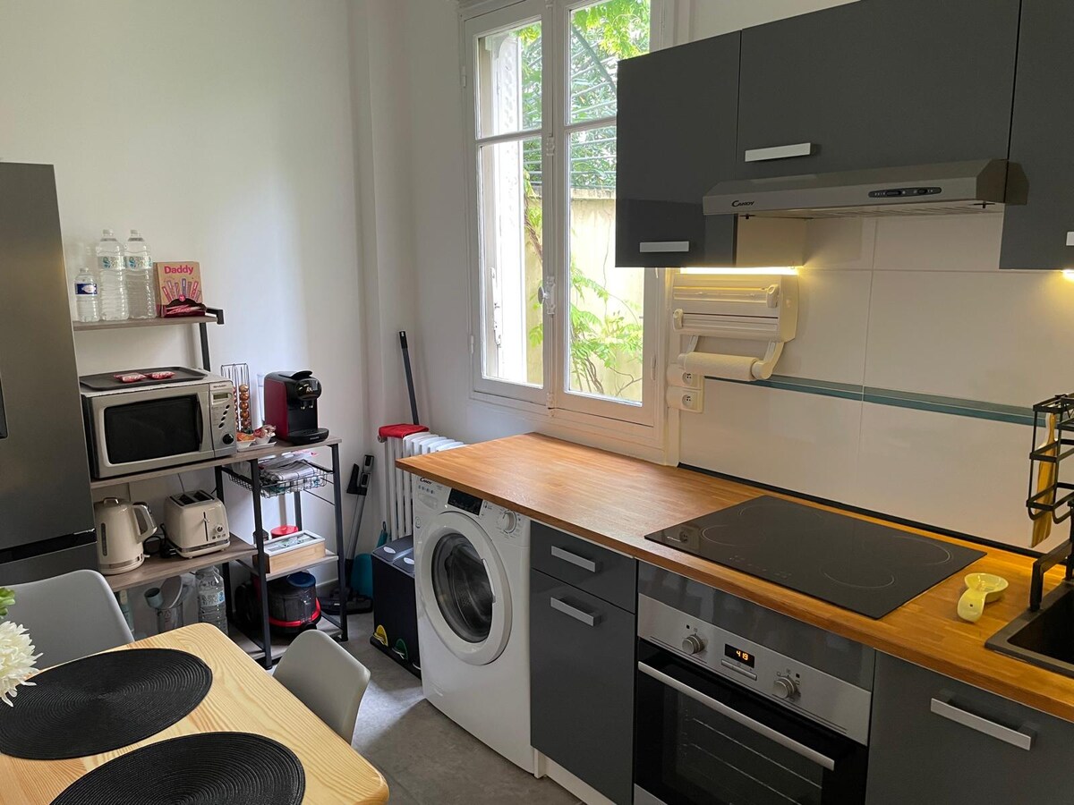 Successful Airbnb property: Air-conditioned studio - Paris Expo Porte de Versailles in Vanves