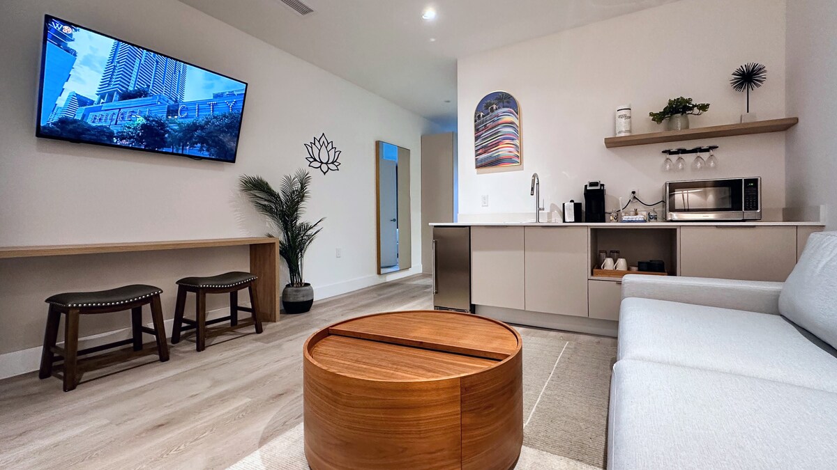 Popular Airbnb listing: Brickell Sparks ~ Smart Location in West Brickell