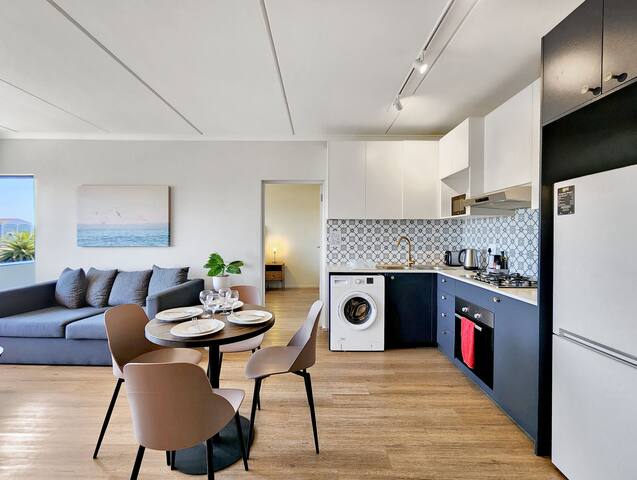 CC11. Spacious & Sunny Beach Apt. 2Bed/2Bath gallery image 4