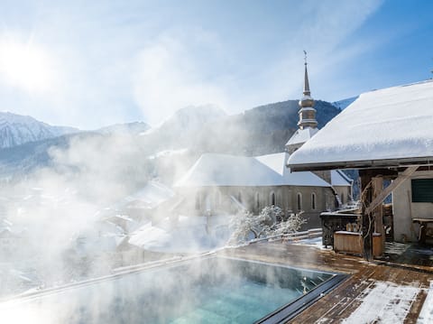 Large chalet sleeps 14 ~ heated pool mountain view