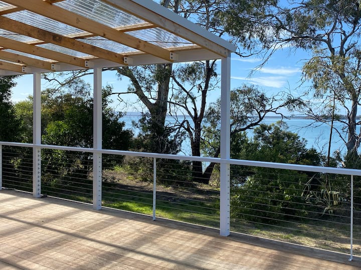 Beach Front Retreat- With A Bush Path To The Water - Tasmania