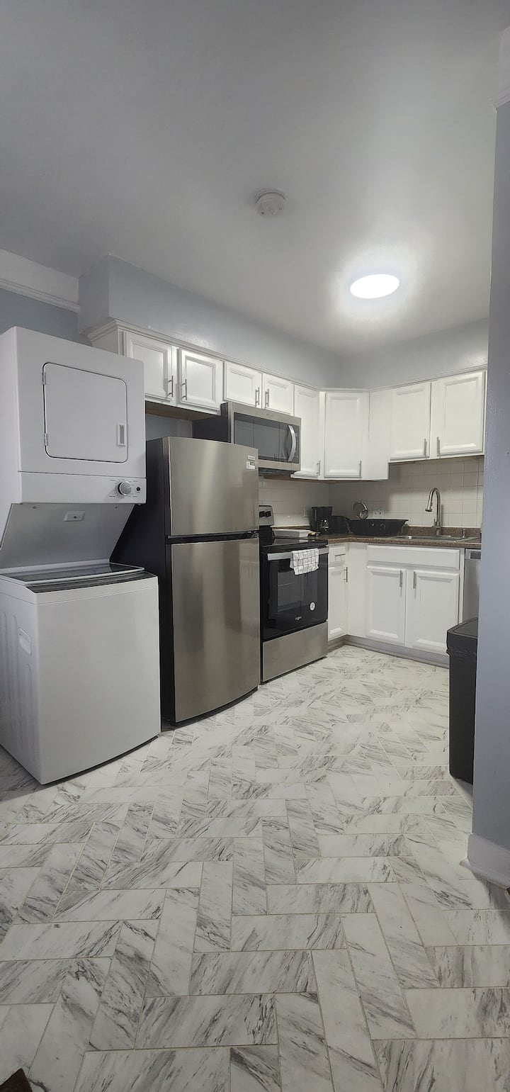 Quiet And Cozy Home In Evanston - Lighthouse Beach, IL