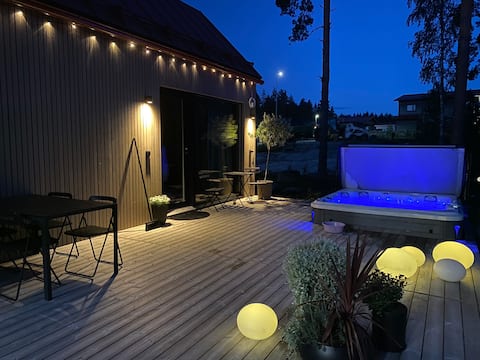 Guesthouse with sauna & hot tub & cold water tub