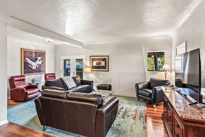 Central Home W/ Panoramic Views - 1.3 Mile To Uofa - Tucson, AZ