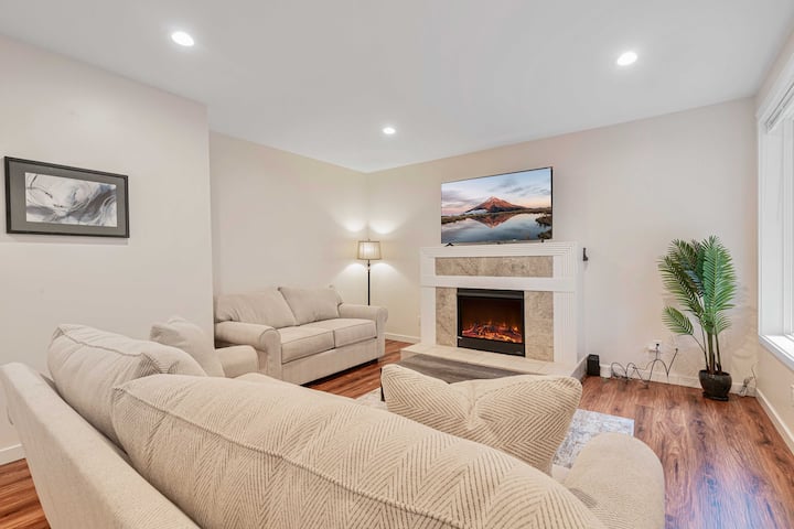 Dedicated Office | Stylish 5b Home E#41907 - Kent, WA