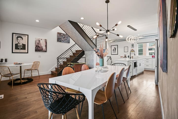 Mile-High Modern Retreat: Your Denver Getaway gallery image 5