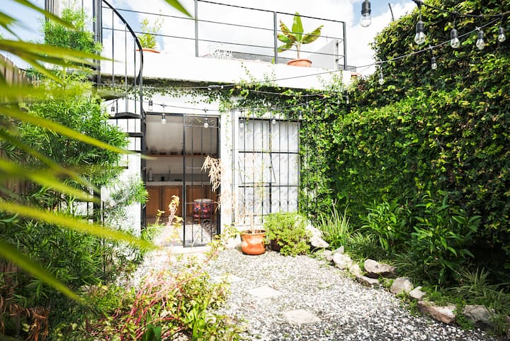 Charming Garden | Antigua Center | Volcano Views - Jocotenango