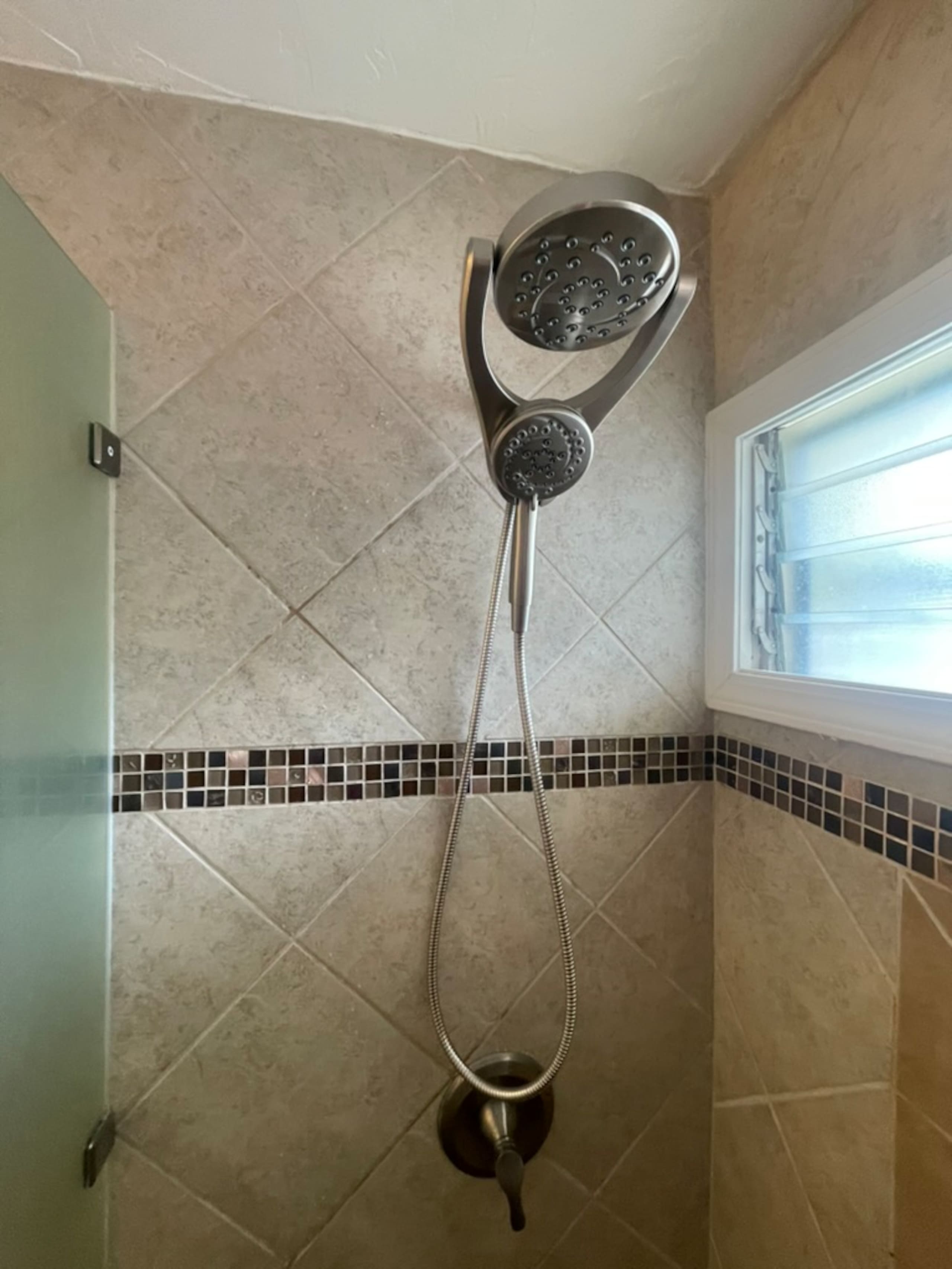 Condo in Kailua-Kona · ★4.94 · 1 bedroom · 2 beds · 1 private bath - Image 25