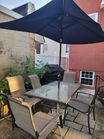 Cozy and spacious and private gallery image 4