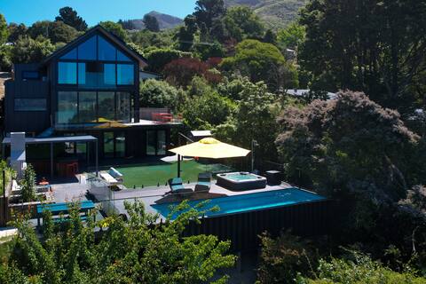 Elegant Coastal Escape with Pool and Harbour Views
