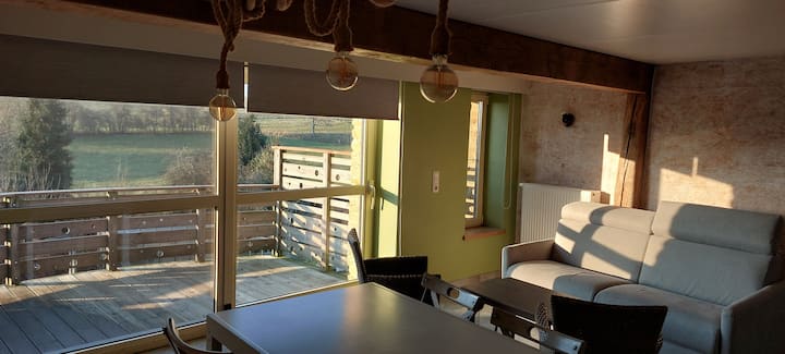 Gîte L'alchémille: Loft Deux Chambres - Florenville