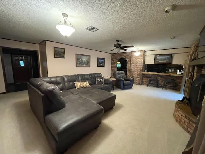 Waterfront Home In Killian - Lake Maurepas, LA