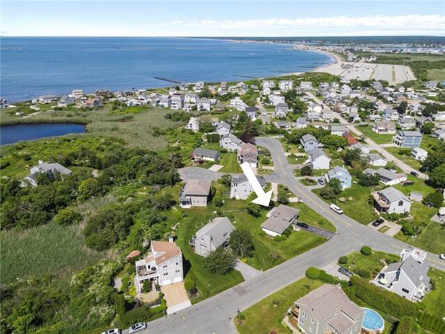 Retro Beach House! Beach Gear Included! gallery image 3