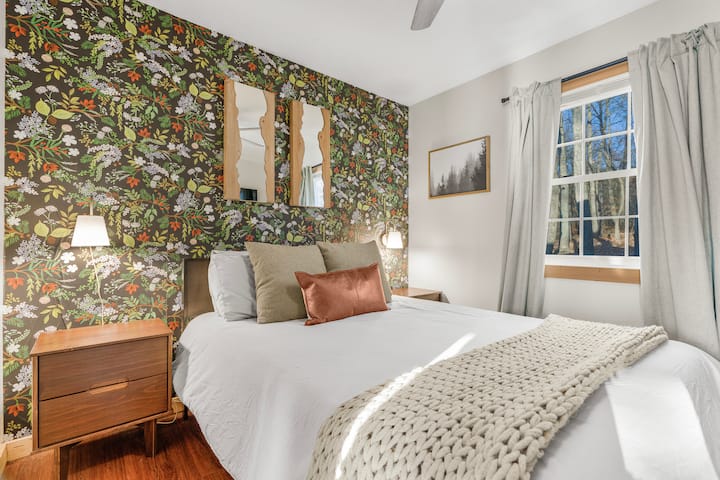 Enjoy our master bedroom. This room features a queen bed, nightstands, closet, dresser and 47" TV 