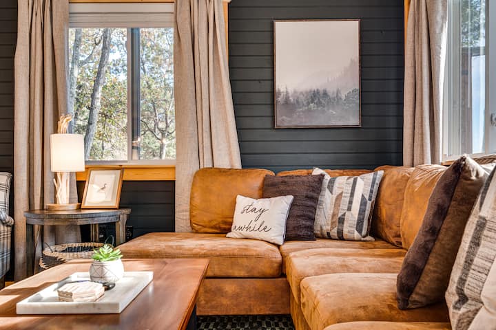 Mountain Views, Sauna, Hot Tub, Game Room - Virginia