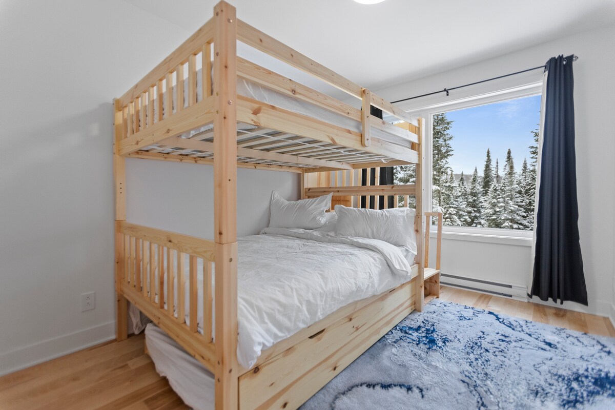 Spacious bunk beds for a room full of night time chatter. 