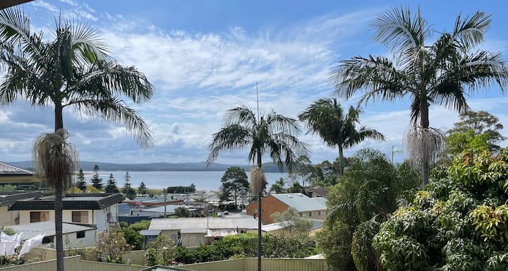 Ocean Views In Batehaven - South Coast