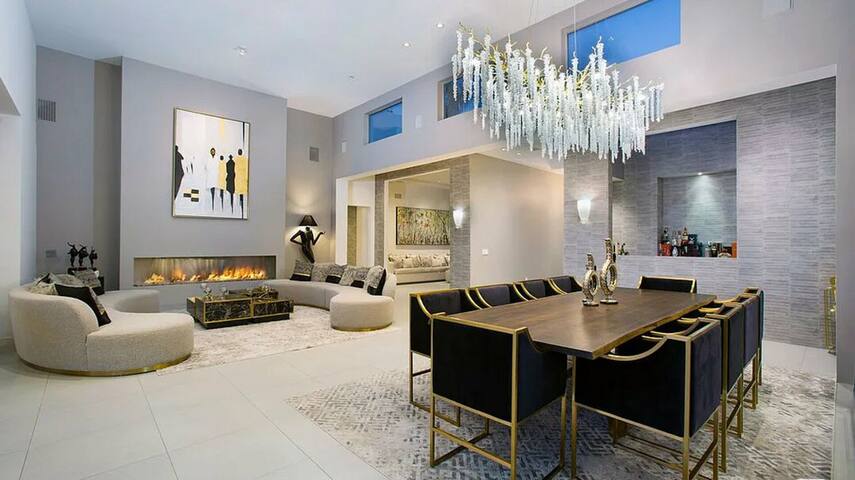 Beverly Hills Mansion W. Stunning Views gallery image 5