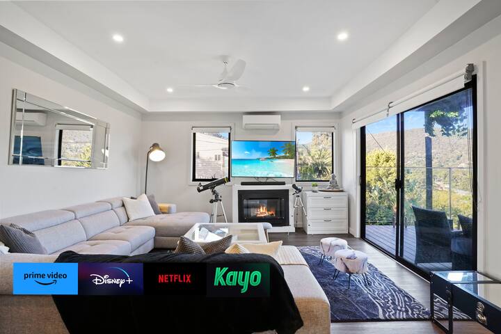 Luxury 5BR Family Group Retreat • Near Dandenongs