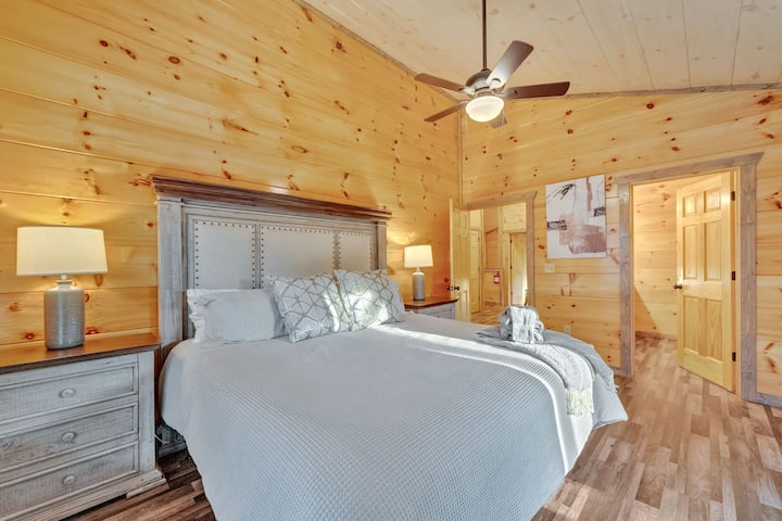 Retiro sereno en el dormitorio: ¡relájate con estilo con encanto rústico y abundante luz natural!