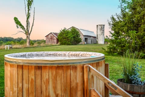 Theater | Sauna | Hot Tub @ Hocking Hills Retreat