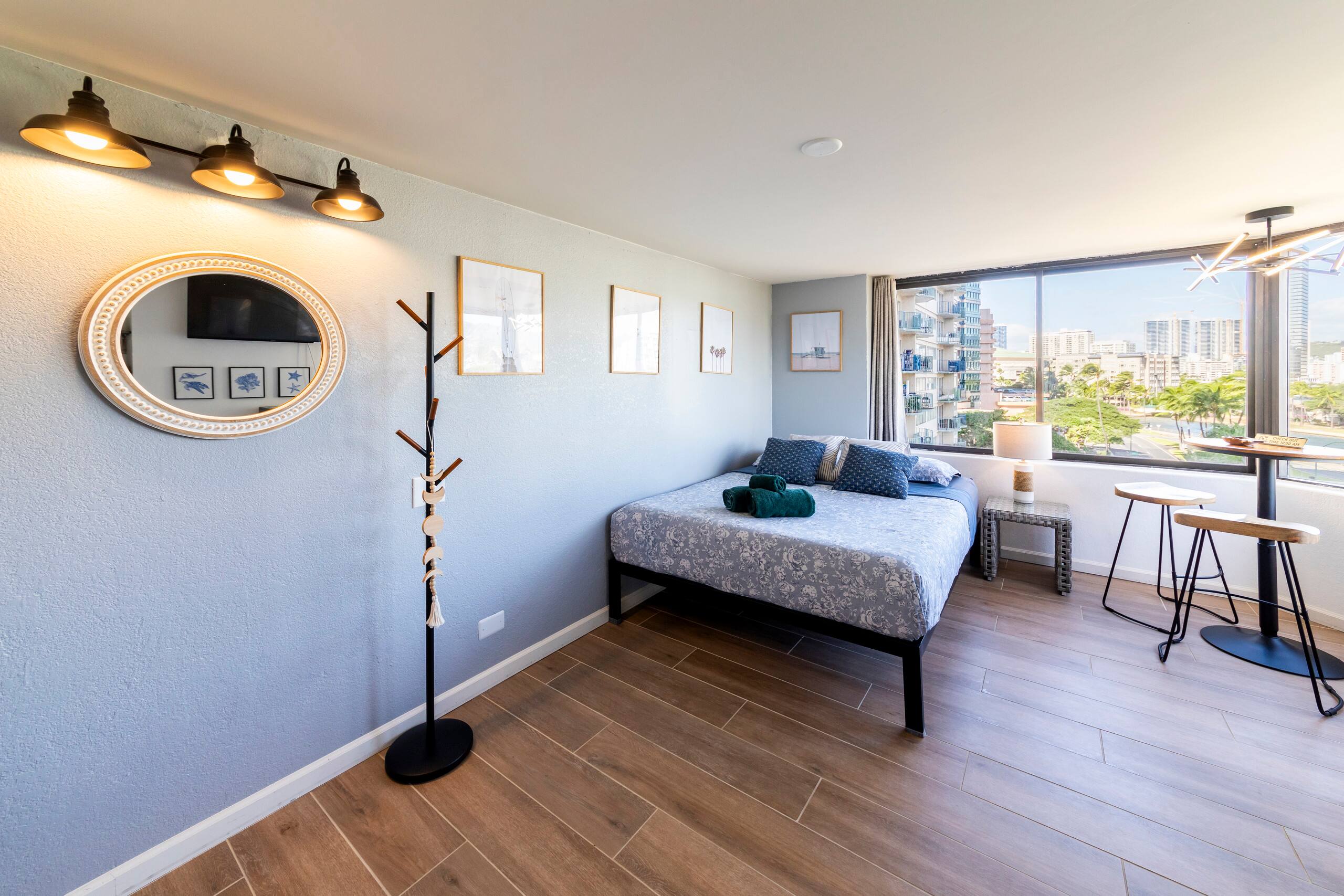 Condo in Honolulu · ★4.63 · Studio · 1 bed · 1 private bath - Image 22